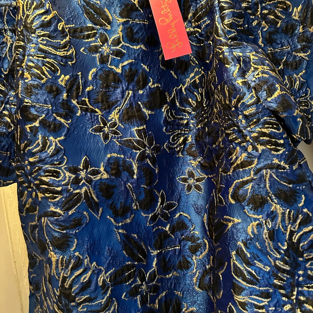 NWT LILLY PULITZER PRATT SHORT SLEEVE TOP SIZE M BLUE GROTTO TWILIGHT FLORAL - Picture 2 of 9